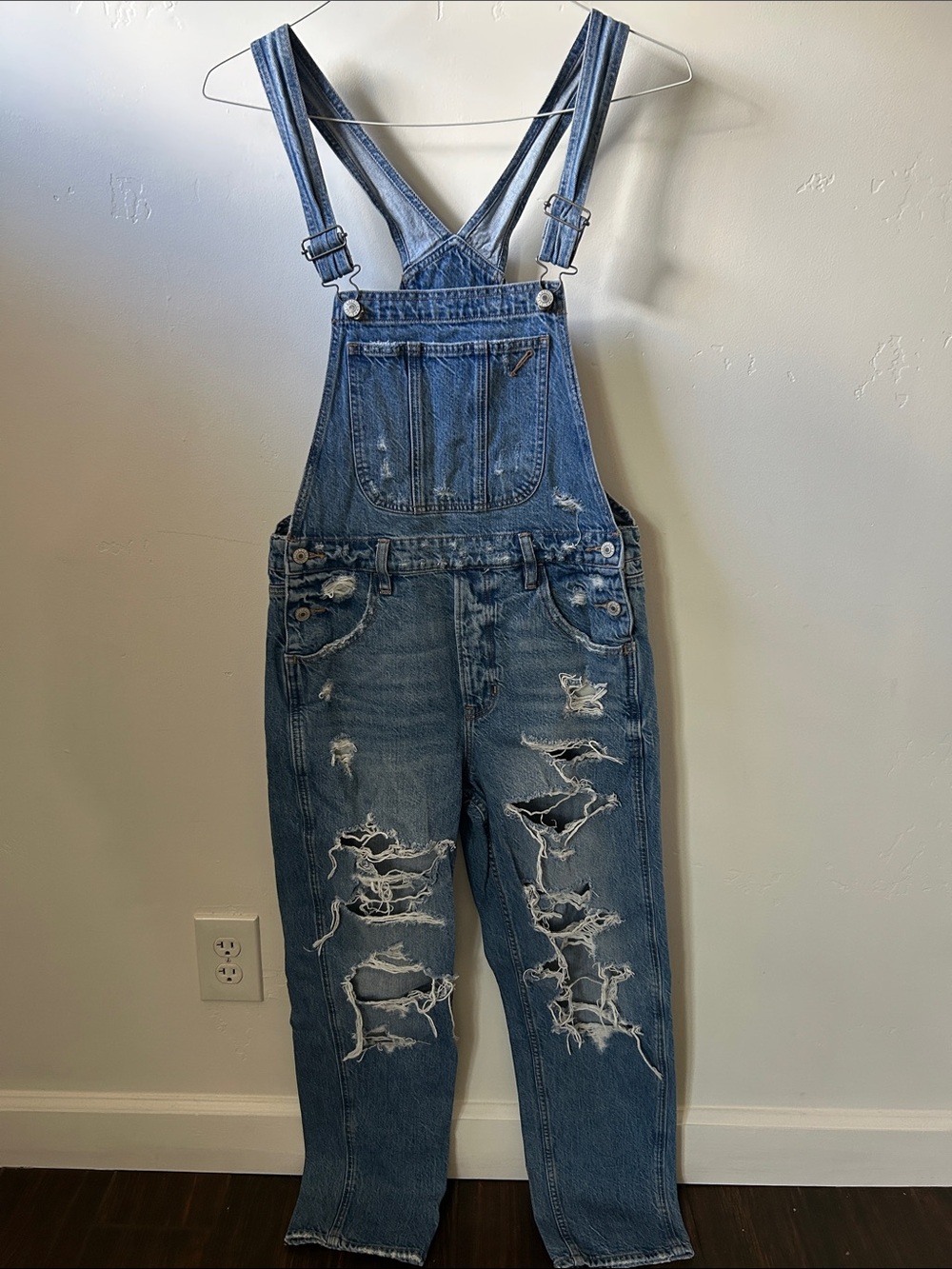 American Eagle Outfitters Distressed Blue Denim Women's Overalls